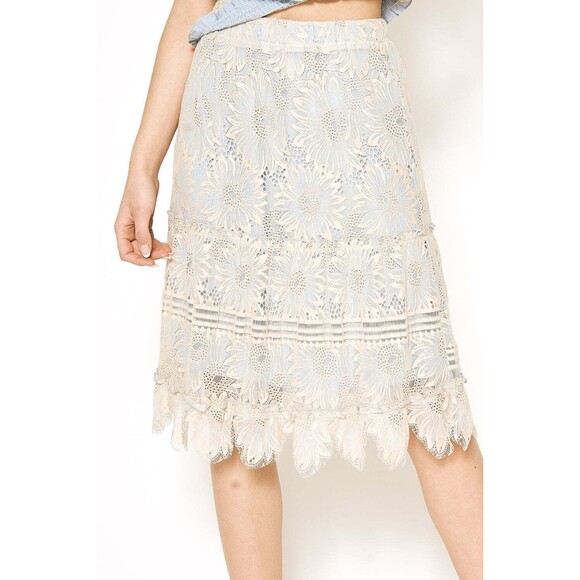 Mystree Dresses & Skirts - Mystree LACE OVERLAY SCALLOP HEM SKIRT - NWT
